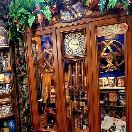La Casa Di Strega Euphoria - Casa Vacanza Tra Arte E Magia Viterbo Exteriör bild