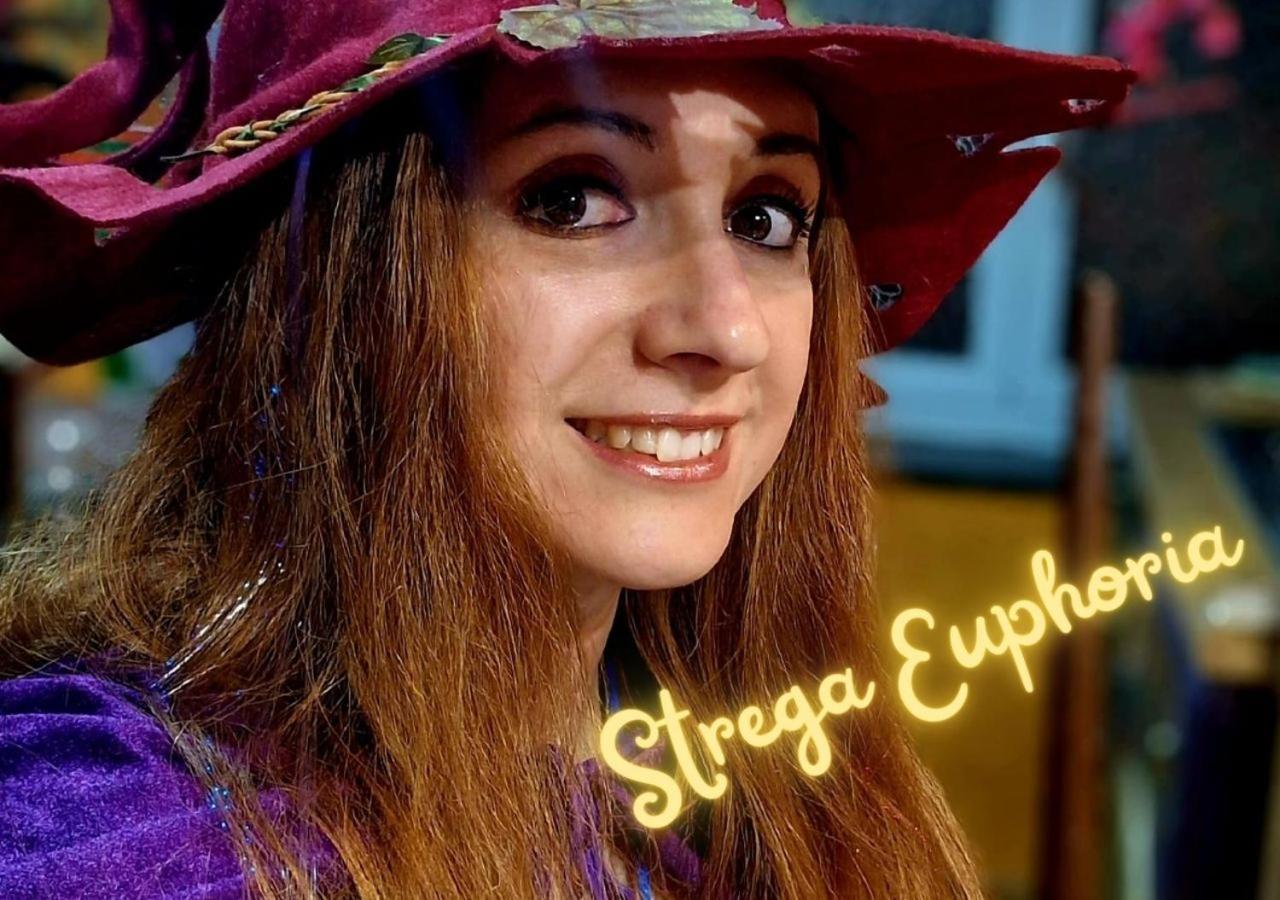 La Casa Di Strega Euphoria - Casa Vacanza Tra Arte E Magia Viterbo Exteriör bild